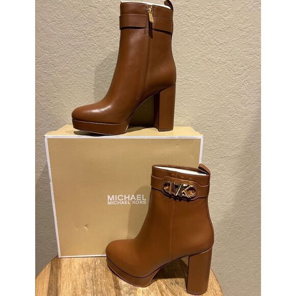 Michael Kors Womens 8.5 Parker Platform Caramel Leather Bootie Gold Charm Accent - Picture 2 of 8